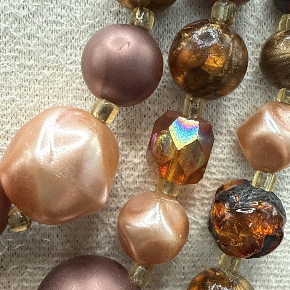 Vintage Japan Triple Strand Faux Pearl Necklace Peach Brown Orange 17-19 inches - Picture 2 of 10